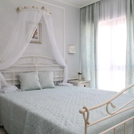 מלון דירות Allegra 4*