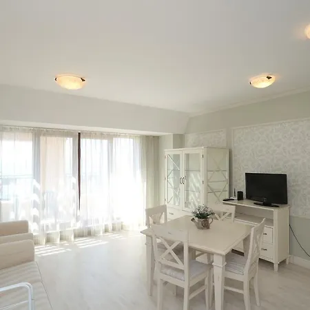 Allegra מלון דירות 4*