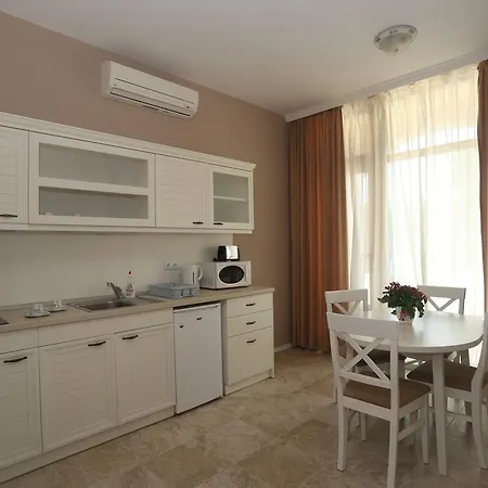 Allegra Apartahotel 4*