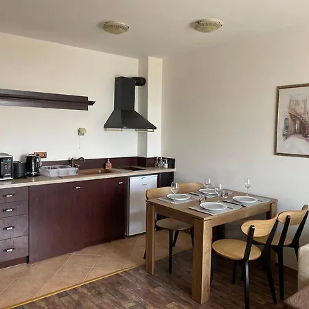 Allegra מלון דירות