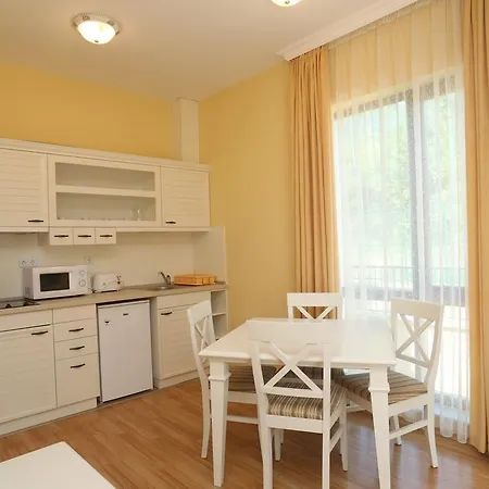 Allegra Aparthotel 3*