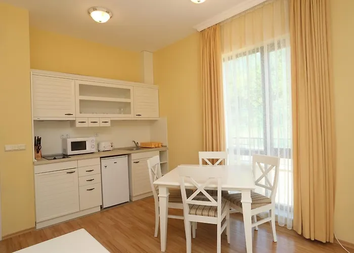 Allegra Aparthotel 4*