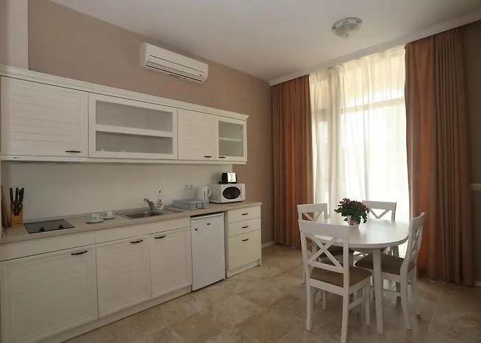 Allegra Aparthotel 4*